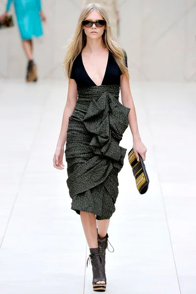 Look 30